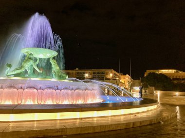 2023.01.23. Valletta, Malta. Triton Çeşmesi ve Eski Kasaba 'nın girişi..