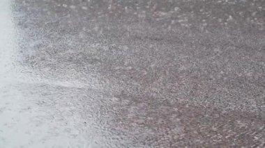 Şehrin atmosferinde sağanak yağış bekleniyor..