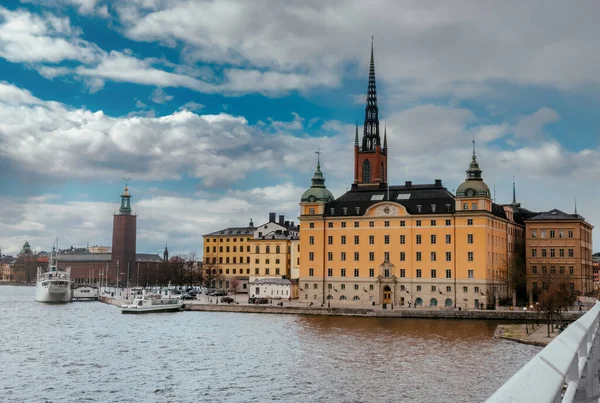 Stockholm, İsveç 'te bulutlu bir günde panoramik manzara.