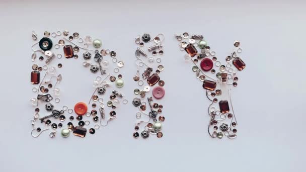 Diy这个词是由珠宝制品制造出来的 手工制作概念 — 图库视频影像