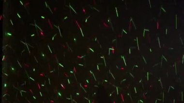 Dinamik ışıklandırma kipleriyle lazer şenlik çelengi.