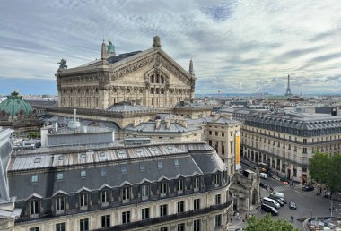 Alışveriş merkezinin gözlem güvertesinden Paris 'in merkezinin görüntüsü.
