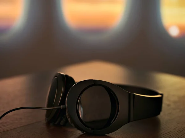 Headphones Airplane Sunset Travel Music — Stock Photo, Image