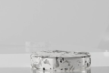 Minimalist Mermer Podyum Beyaz Arkaplanda Ürün Gösterimi için. 3 Boyutlu Hazırlama