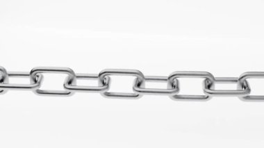 Beyaz arka plan üzerinde izole metal zincir bağlantılar