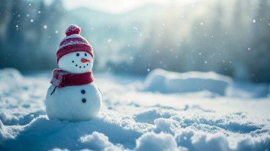 Sevimli bir kardan adamın sıcak bir kış selamı verdiği bir görüntü. Noel, kış atmosferi üretimi.