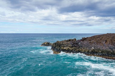 Lanzarote 'deki Los Hervideros uçurumları. Kanarya Adaları. İspanya.