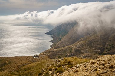 Akdeniz manzarası, Cala Salitrona, Cartagena sahili. Murcia. İspanya.