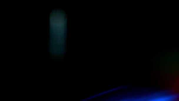 Prisma Arco Iris Luz Bengalas Superposición Sobre Fondo Negro — Vídeos de Stock
