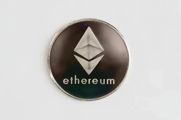 Silver Physical Ethereum Coin White Background Digital Currency Cryptocurrency Blockchain — Stock Photo, Image