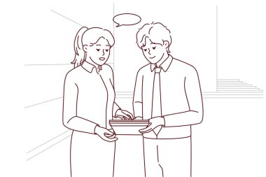 İş adamları, iş görüşlerini ofiste tartıştılar. İş arkadaşları ya da iş arkadaşları kağıt işleri hakkında beyin fırtınası yapıyorlar. Takım çalışması. Vektör illüstrasyonu. 