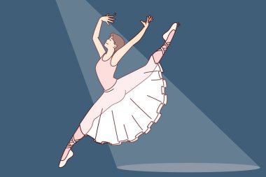 Kadın balerin atlayışı, bale tiyatrosunun sahnesinde, seyircilerin önünde taç numarasıyla dans eder. Spot ışığı altındaki kız balerin klasik bale için kar beyazı bir elbise giyiyor.