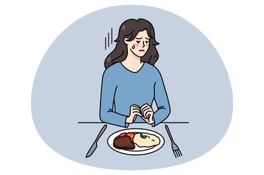 Mutsuz genç bir kadın yemek yeme bozukluğuyla boğuşuyor. Yemekten reddeden üzgün kız iştahsızlıktan ya da bulimiadan muzdarip. Sağlık ve psikolojik yardım için. Vektör illüstrasyonu.