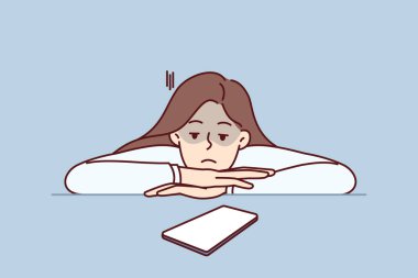 Kadın, dijital bağımlılıktan muzdarip erkek arkadaşından ya da SMS mesajından telefon bekliyor. Kız, internet iletişimine ihtiyacı olan mobil cihazlara ya da akıllı telefona bağımlı.