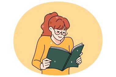 İlginç bir romanla meşgul olan mutlu kadın kitap okuyor. Gülümseyen kız edebiyattan hoşlanır. Kitap kurdu ya da kitapsever kavramı. Eğitim ve öğrenim. Düz vektör illüstrasyonu.