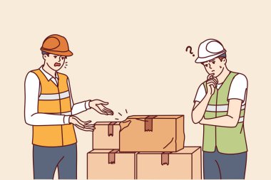 Karton kutuların yanındaki depo çalışanları, nakliye sırasında uygunsuz bir şekilde taşındıkları için zarar görmüşler. Yönetici, araç indirirken kutulardaki mallara zarar verdiği ve paketi bıraktığı için azarlıyor