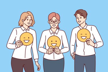 Ofis kıyafetleri içindeki iş adamları proje üzerinde başarılı takım çalışmasını sembolize eden olumlu emoji gösteriyorlar. Kadınlar ve erkekler, müdürün atadığı kurumsal görev hakkında iyi değerlendirmelerde bulunurlar.