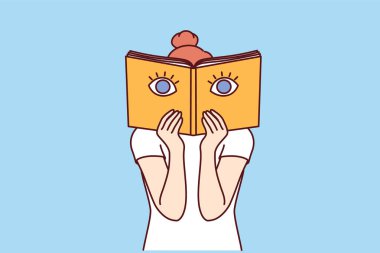 Kadın yüzünü kitapçıdan kitapla kaplamış, kapağında kocaman gözleri olan ilginç ders kitapları okuyor. Ergen kitap kurdu kız kütüphane kitapları okumaktan, şok edici gerçeklerden ve büyüleyici hikayelerden hoşlanır.