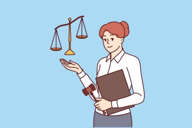 Hukuk bürosunda çalışan kadın avukatın elinde adalet ya da hukuku simgeleyen tokmak ve terazi var. Genç kız avukat yasal sorunları ve patent anlaşmazlıklarını çözmek için hizmetlerden yararlanmayı teklif ediyor