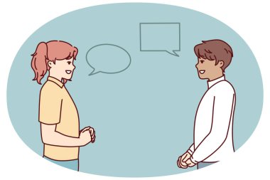 Baloncuklu kadın ve erkek hafta sonu için flört ediyor ya da ortak planlar tartışıyorlar. Erkek ve kız, boş diyalog bulutlarıyla günlük giysiler içinde birbirlerine bakıyorlar. Düz vektör resmi