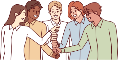 Çeşitli çalışanlardan oluşan mutlu bir ekip ortaya yumruk atarak başarıyı kutluyor.