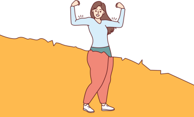 Fitness öncesi ve sonrası ince kadın diyet yaptıktan sonra kilo kaybını göstermek için kaslarını gösteriyor.