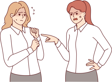 Kaba kadın yönetici, astı olduğu için azarlar ve görevlerini yerine getirirken hatalar yapar. Geç kalınca ya da emirlere uymayınca kız patrondan azar yer.