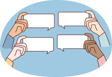 İnsanlar mesaj baloncukları tutuyor