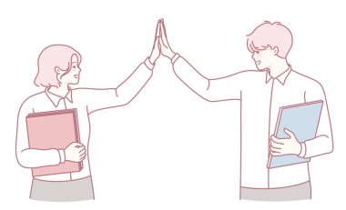 İki profesyoneli coşkulu bir beşlik hareketiyle sevinçle takım çalışmalarını kutlarken gösteren bir resim.