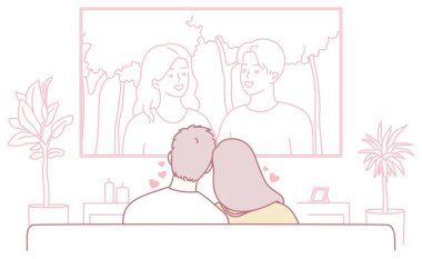 Birkaç kişi rahat bir kanepede sarılıp romantik bir film seyrediyor. Etrafı yemyeşil bitkilerle çevrili ve havayı güzelleştiriyor.