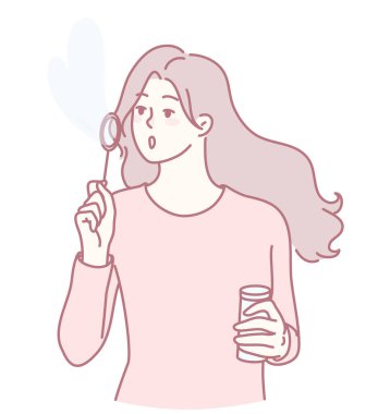 Uzun saçlı bir kız neşeli renkli baloncuklar çıkarıyor, neşe ve nostalji dolu tuhaf bir atmosfer yaratıyor.