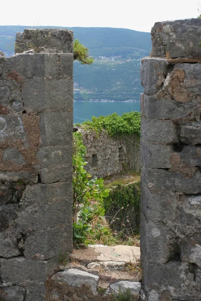 eski bir kale kalıntıları