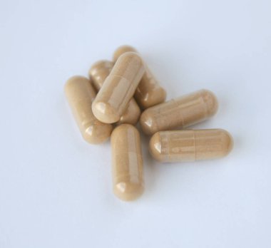 Beyaz bir arka planda tabletleri