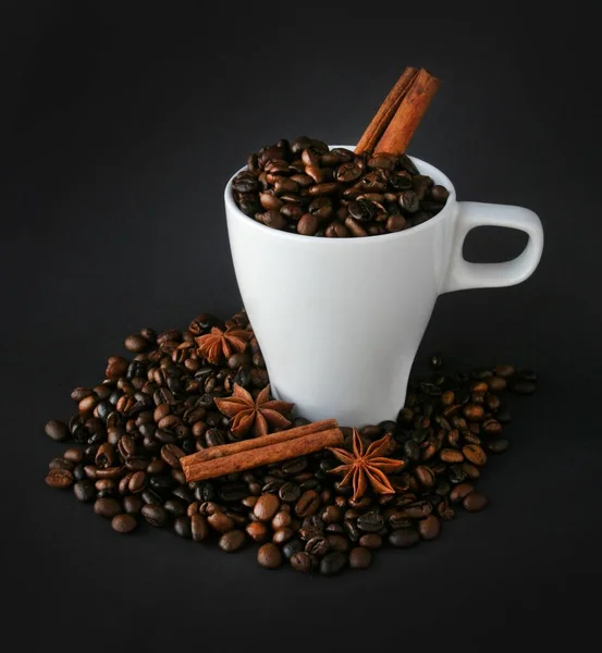 Coffee Beans Cinnamon Sticks Star Anise Black Background — Stock Photo, Image