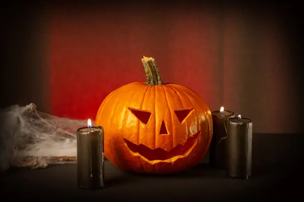 Abóbora Halloween Com Velas Fundo Escuro Profundidade Rasa Campo — Fotografia de Stock