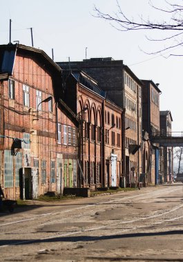 Eski kasabadaki eski binalar