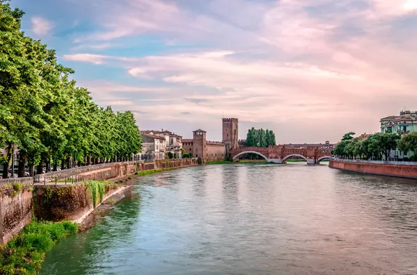 Castelvecchio Castelvecchio Bridge Spans Adige River Verona Veneto Italy — Stock Photo, Image