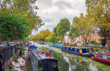 Londra, İngiltere - 5 Eylül 2015: Küçük Venedik 'teki Regent kanalı, Maida Vale, Paddington,.