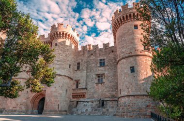 Rodos Şövalyeleri 'nin Büyük Efendisi' nin Sarayı. Castello), eski Rodos kasabasında bir ortaçağ şatosu, Rodos Adası, Dodecanese, Yunanistan.