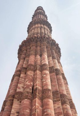 Kutub Minar, Hindistan 'ın Delhi kentindeki UNESCO dünya mirası sahalarında bulunan en uzun tuğla minare zafer kulesi..