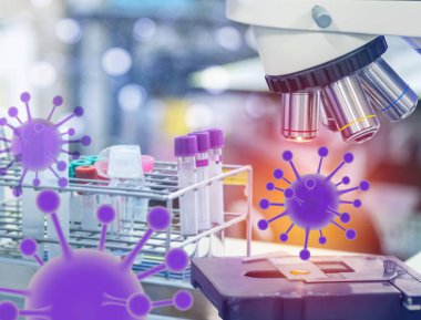 Virüs bakterileri mikrop kapar organizma hücreleri mikroskop teçhizatı ile koronavirüs ile bilim laboratuarında aşı koronavirüs hastalığı araştırmaları yaparken