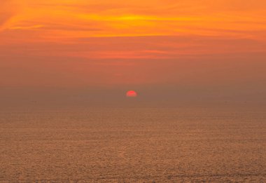 Laem phrom 'da gün batımı manzarası. Pelerin, Tayland' da gün batımını izlemek için en iyi yer..