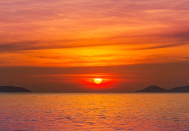      Atmosfer günbatımı manzarası..