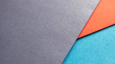 Soyut renkli kağıt geometrik kompozisyon şekli ve boş kırmızı, mavi ve koyu mavi çizgiler. Resim, metin, sanat, tasarım, pankart, duvar kağıdı ve backdro için boş çokrenkli arkaplan