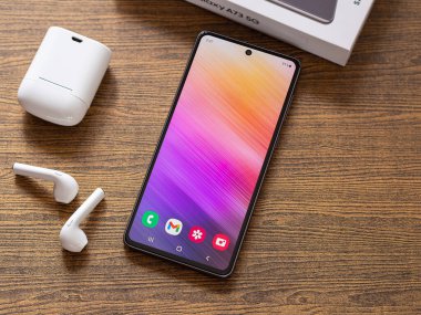 BANGKOK, THAILAND - 29 Eylül 2022: Yeni Samsung Galaksisi A serisi 