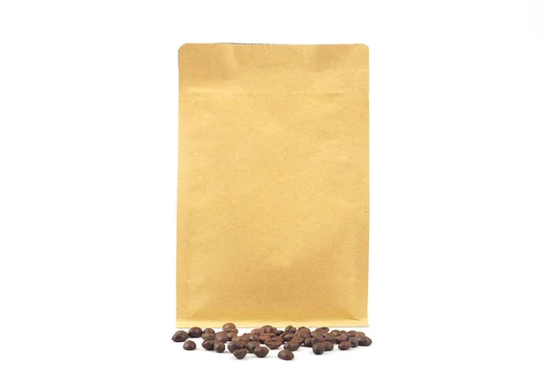 Коричневый Бумажный Пакет Упаковки Молнией Кучей Семян Жареных Кофейных Зерен — стоковое фото