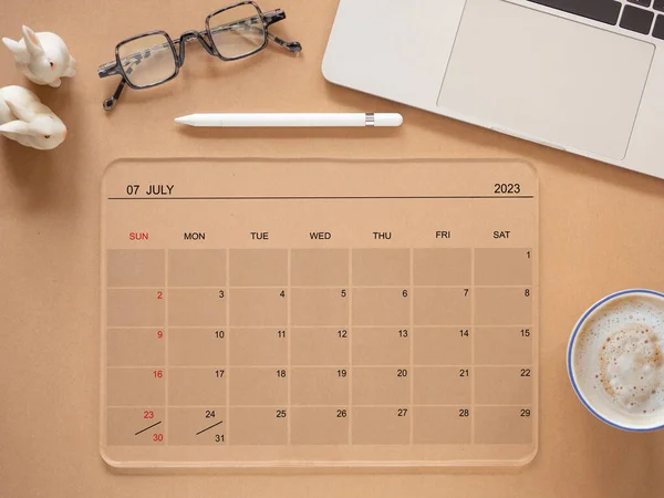 Bovenaanzicht Platte Lay Online Kalender Een Transparante Tabletcomputer Met Scherm Stockafbeelding