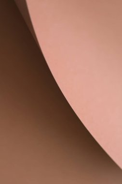 Kahverengi kağıt fon. Yakın plan, soyut desenli yüzey kahverengisi (mocha mousse) kağıt arka plan. Geometrik bileşim. Resim, metin, tasarım, pankart, duvar kağıdı kavramı