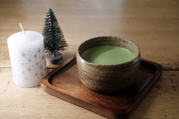Ζεστό Matcha Πράσινο Τσάι Ξύλινο Τραπέζι — Φωτογραφία Αρχείου
