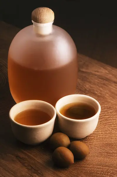 飲み放題の日本式プラム発酵酒 ストックフォト